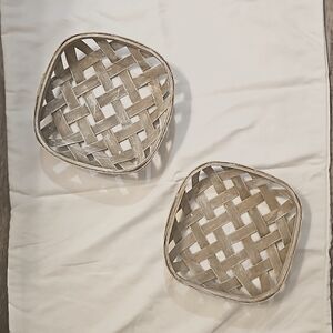 Set of 2 Distressed Mini Tobacco Baskets